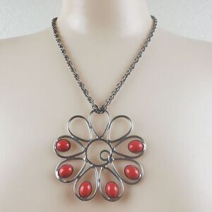 Celebrity NY Vintage 1960s Silver Tone Red Cabochon Flower Pendant Necklace